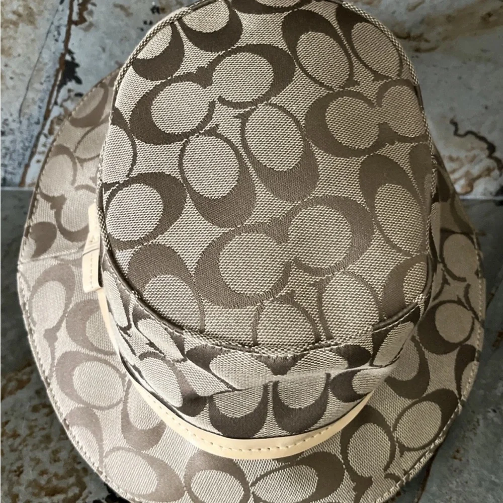 Signature Patterned Bucket Hat - Picture 2 of 12